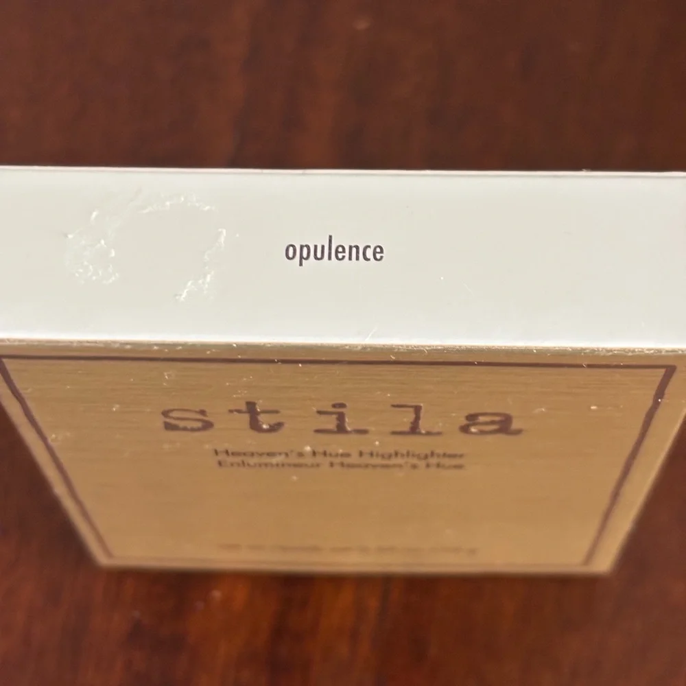 Stila Heaven's Hue Highlighter - Opulence Gold Compact